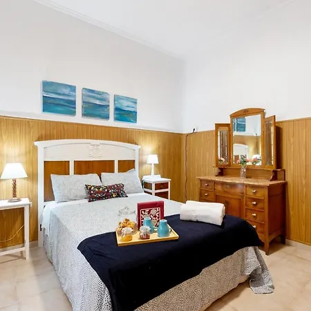 Homely Casa Mari Loli Apartment